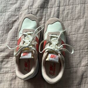 New balance shoes
